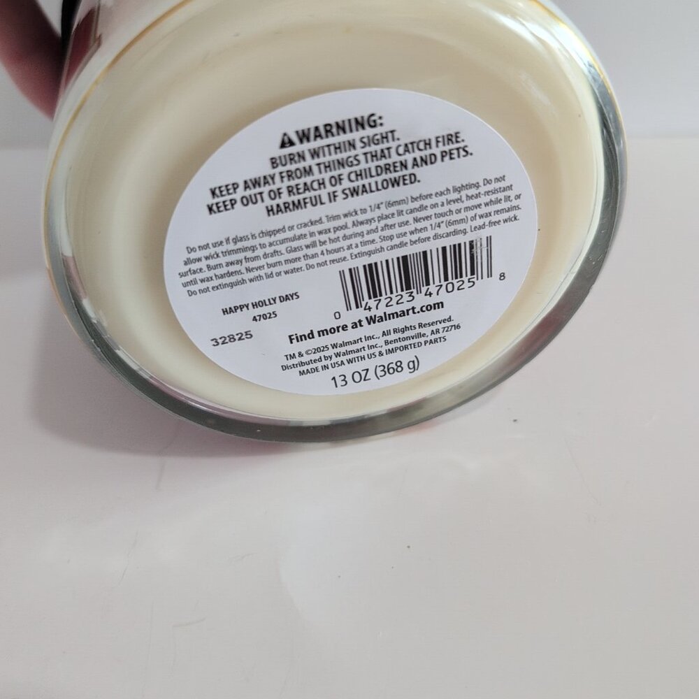 New, Rare Mainstays 3-Wick Christmas Scented Candle with Nutcracker Design - Picture 4 of 4